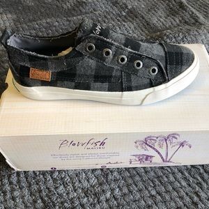 Women’s Blowfish Malibu Play Gray Buffalo Plaid Slip On Sneakers Size 7